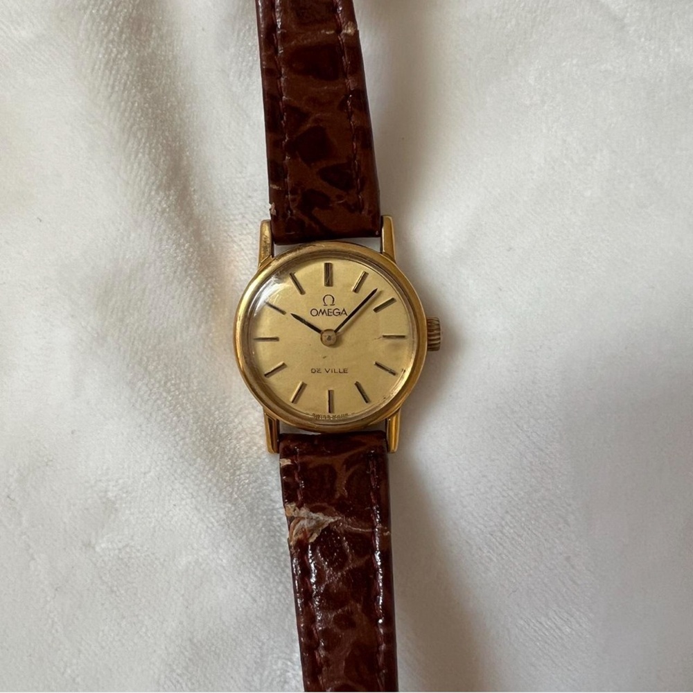 Omega DE Ville Vintage Gold Watch from 1980s. Gold-plated and Swiss made.